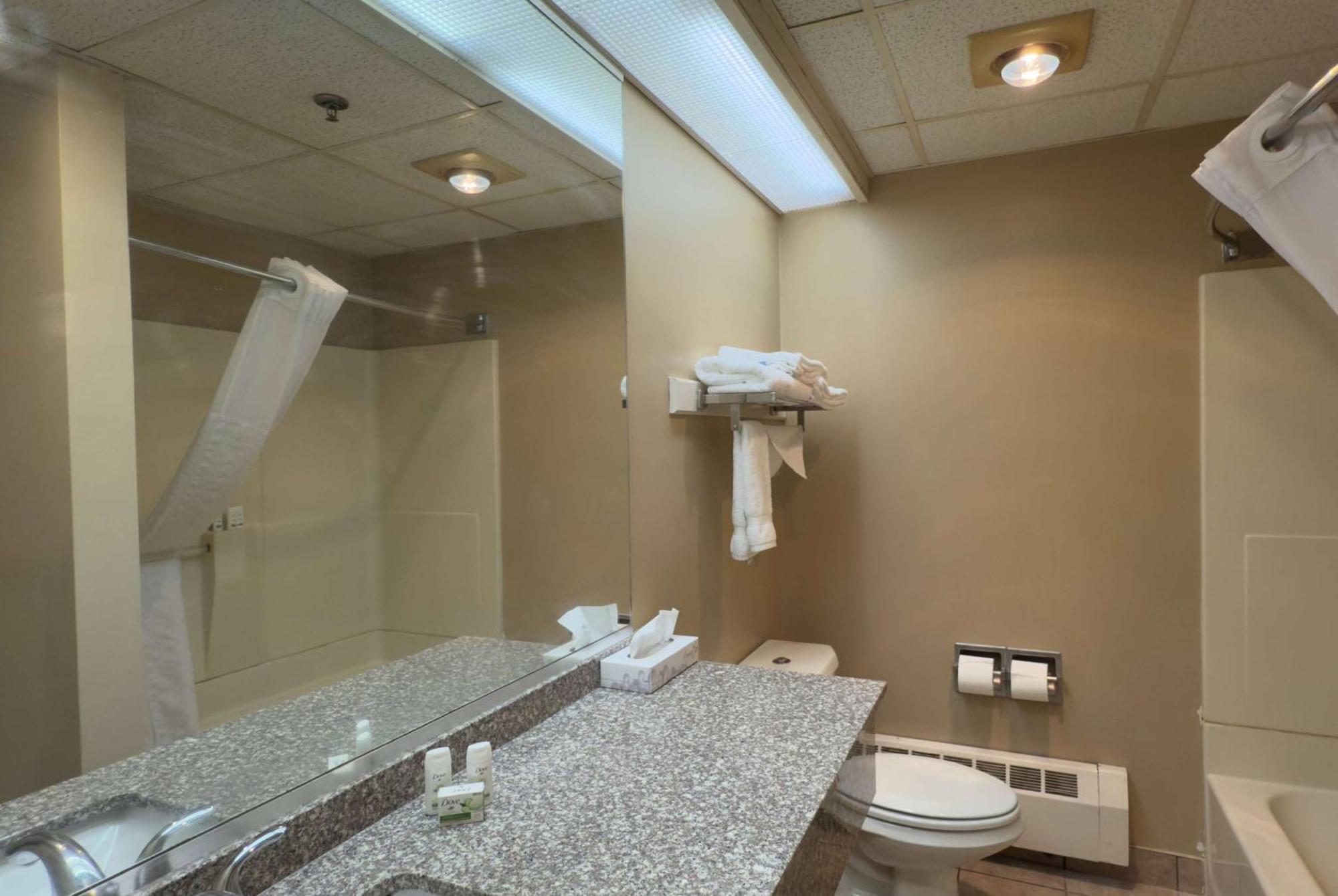 Ramada By Wyndham Seekonk Providence Area Exterior photo