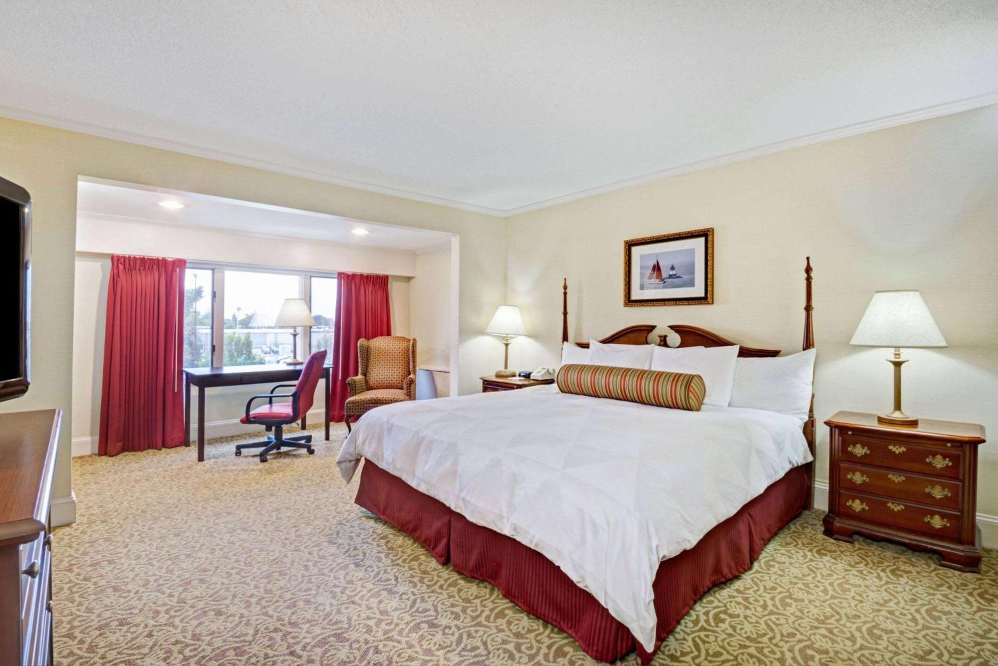 Ramada By Wyndham Seekonk Providence Area Exterior photo