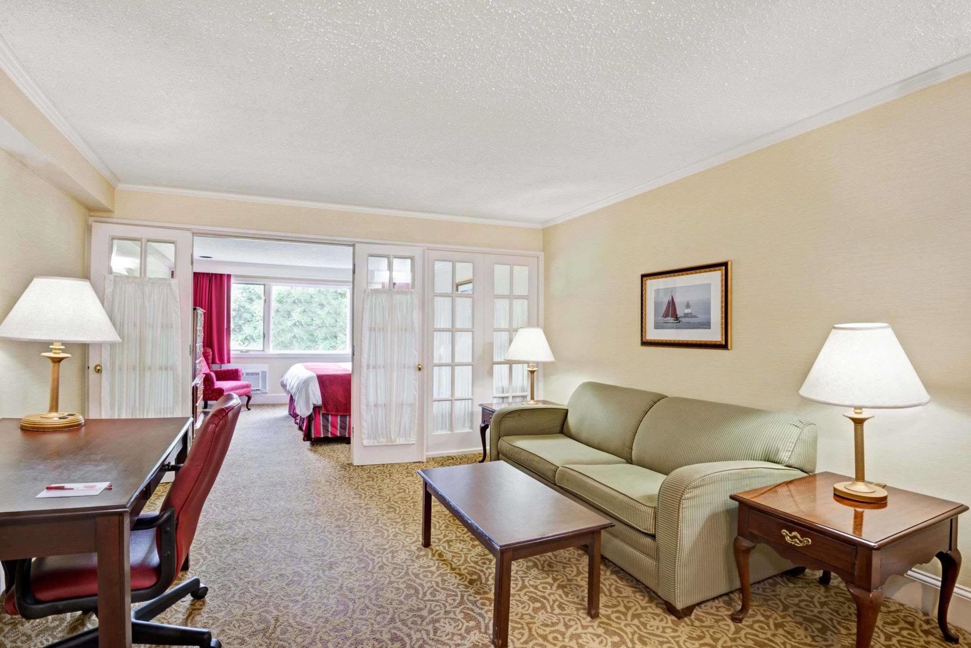 Ramada By Wyndham Seekonk Providence Area Exterior photo
